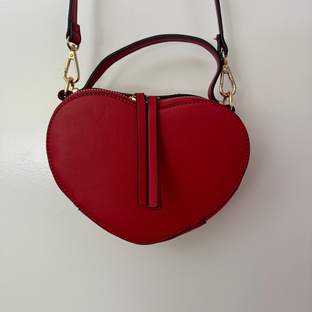 Red heart purse